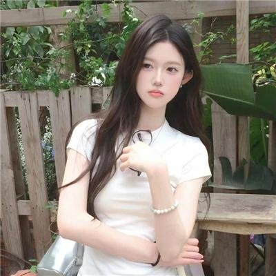 黑色树海海报