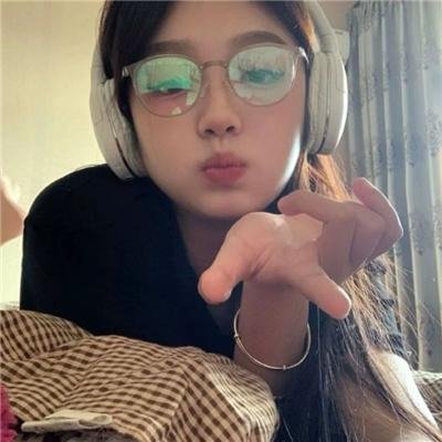 三十而丽海报